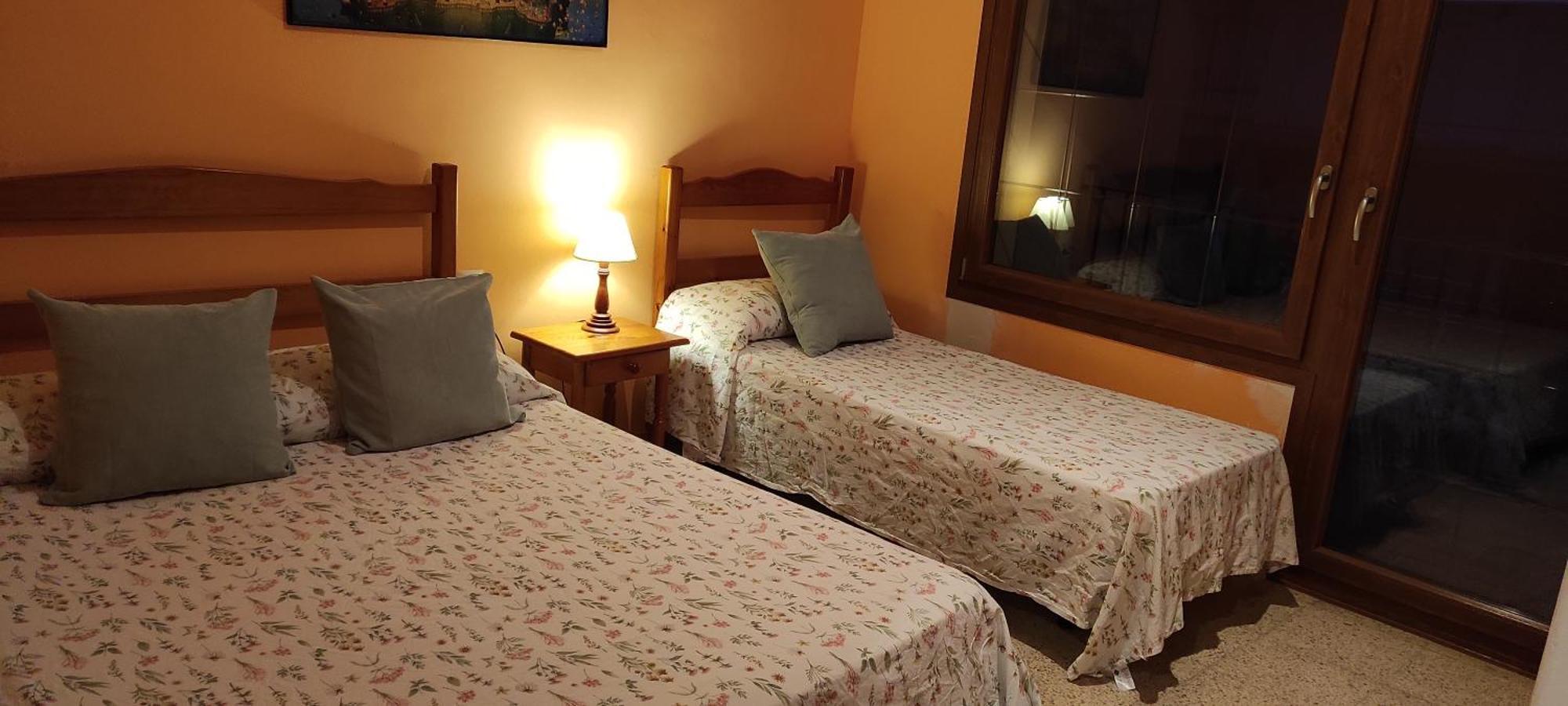 Can Romani - Casa Compartida Con Propietario - Bano Compartido L' Escala Zimmer foto